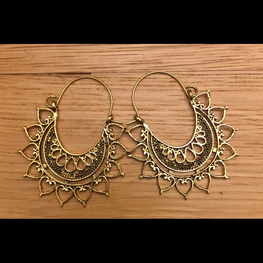 🐝 2/$24 “Sadie” Antiqued Boho Earrings 🐝 - Picture 1 of 2